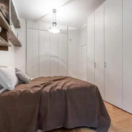 Apartment The Rent - Spacious Three-bedroom In Moscova *