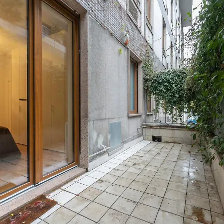 The Rent - Spacious Three-bedroom In Moscova Lägenhet *