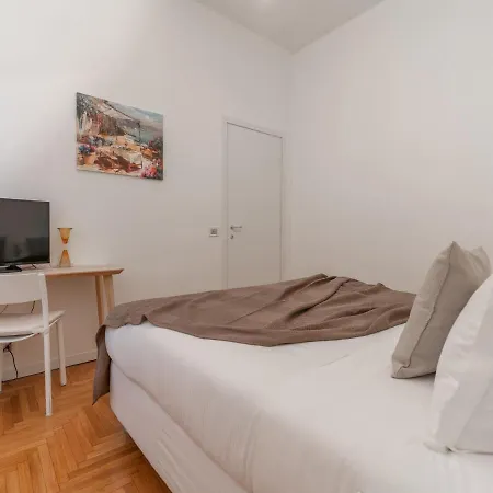 Apartment The Rent - Spacious Three-bedroom In Moscova
