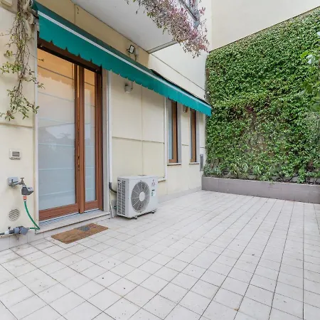The Rent - Spacious Three-bedroom In Moscova *
