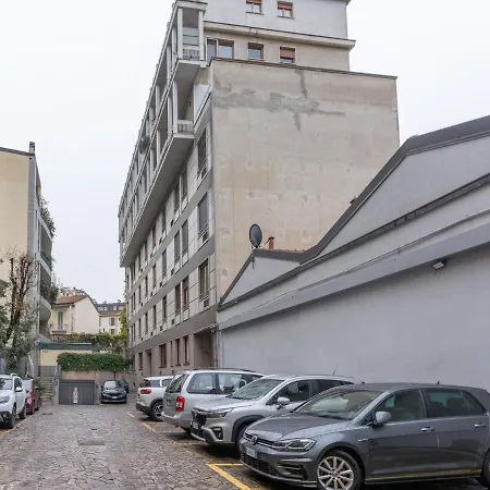 Apartment The Rent - Spacious Three-bedroom In Moscova