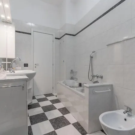 Apartment The Rent - Spacious Three-bedroom In Moscova Milan