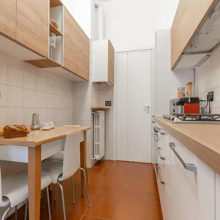 The Rent - Spacious Three-bedroom In Moscova